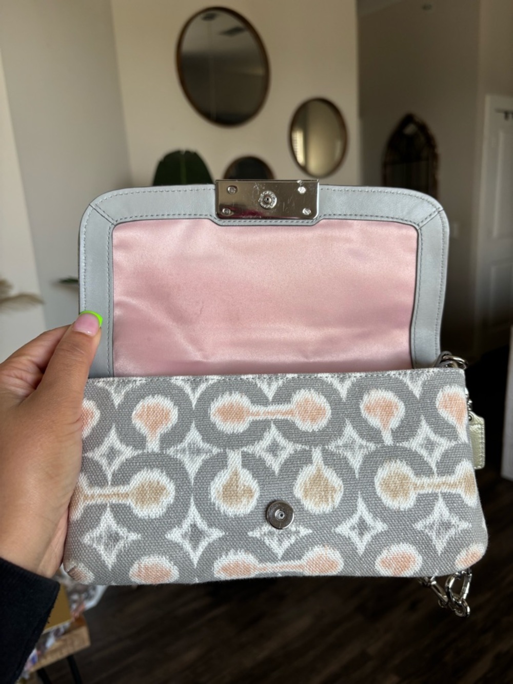 πππ§‘ππ©ΆCOACH Kristin Op Art Signature Ikat Mini Bag π©Άππ§‘ππ - Picture 9 of 9